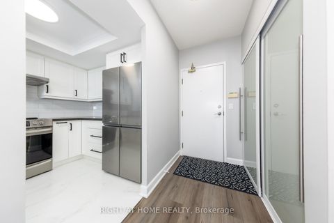 Photo 6 at PH104 - 335 WEBB Drive, City Centre, Mississauga