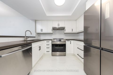 Photo 7 at PH104 - 335 WEBB Drive, City Centre, Mississauga