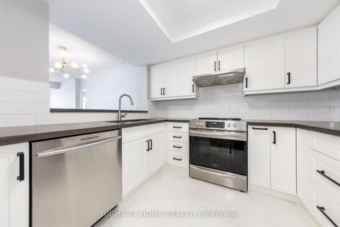 Photo 9 at PH104 - 335 WEBB Drive, City Centre, Mississauga