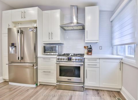 Photo 4 at 16 Gloria Street, Sunnidale, Barrie