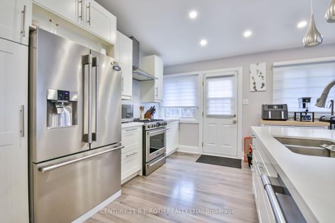 Photo 5 at 16 Gloria Street, Sunnidale, Barrie