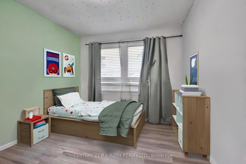 Photo 10 at 16 Gloria Street, Sunnidale, Barrie