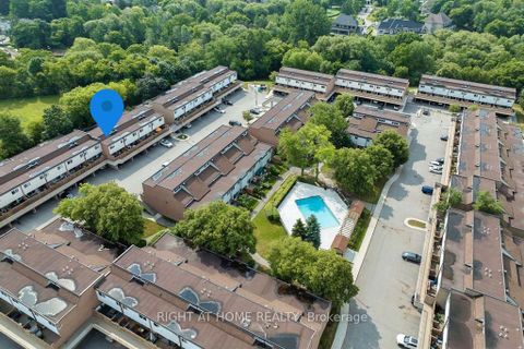 Photo 4 at 117 - 219 Milestone Crescent, Aurora Village, Aurora