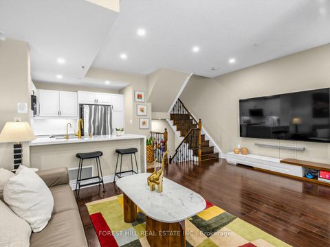 Photo 3 at 51 - 8 Brighton Place, Yorkhill, Vaughan