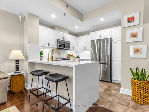 Photo 4 at 51 - 8 Brighton Place, Yorkhill, Vaughan