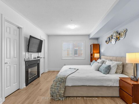 Photo 11 at 51 - 8 Brighton Place, Yorkhill, Vaughan