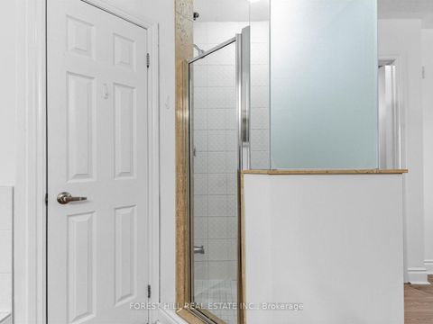 Photo 13 at 51 - 8 Brighton Place, Yorkhill, Vaughan