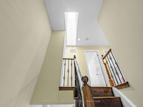 Photo 14 at 51 - 8 Brighton Place, Yorkhill, Vaughan