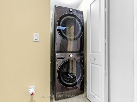 Photo 15 at 51 - 8 Brighton Place, Yorkhill, Vaughan