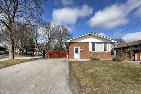 Photo 2 at 22 Sunset Road, Bowmanville, Clarington