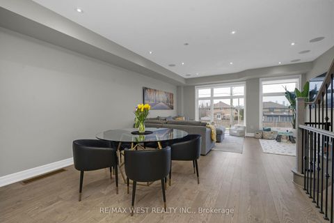 Photo 10 at 8208 Pine Valley Drive, East Woodbridge, Vaughan