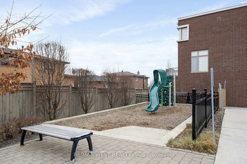 Photo 37 at 8208 Pine Valley Drive, East Woodbridge, Vaughan