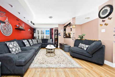 Photo 4 at 2462 Bromus Path, Windfields, Oshawa