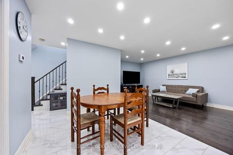 Photo 7 at 10 Crieff Avenue, Maple, Vaughan