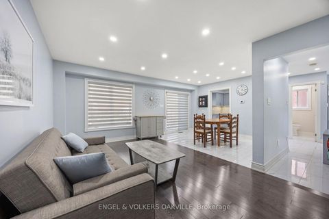 Photo 15 at 10 Crieff Avenue, Maple, Vaughan