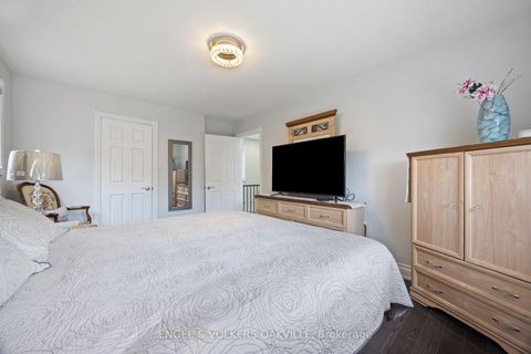 Photo 21 at 10 Crieff Avenue, Maple, Vaughan