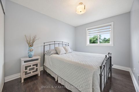 Photo 22 at 10 Crieff Avenue, Maple, Vaughan