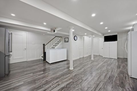 Photo 24 at 10 Crieff Avenue, Maple, Vaughan