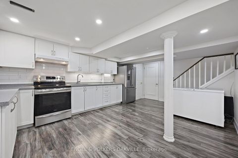 Photo 25 at 10 Crieff Avenue, Maple, Vaughan