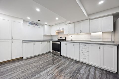 Photo 26 at 10 Crieff Avenue, Maple, Vaughan