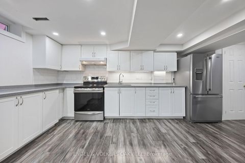 Photo 27 at 10 Crieff Avenue, Maple, Vaughan