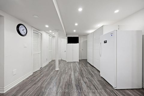 Photo 29 at 10 Crieff Avenue, Maple, Vaughan