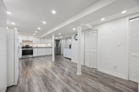 Photo 30 at 10 Crieff Avenue, Maple, Vaughan