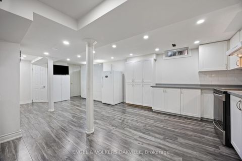 Photo 32 at 10 Crieff Avenue, Maple, Vaughan