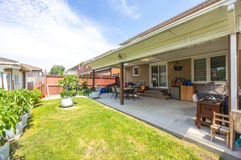 Photo 39 at 10 Crieff Avenue, Maple, Vaughan