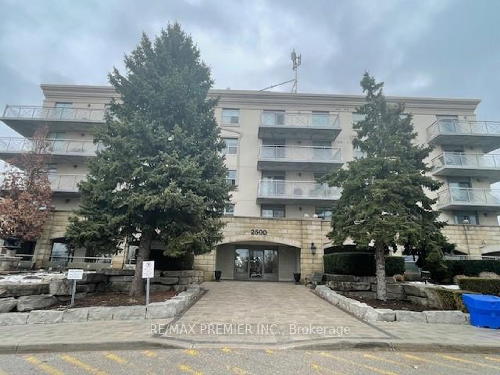 311 - 2500 Rutherford Road, Maple, Vaughan by Loree Meneguzzi Real Estate 311 - 2500 Rutherford Road, Maple, Vaughan