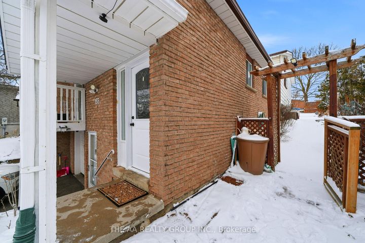 Photo 5 at 155 Britannia Avenue, Bradford, Bradford West Gwillimbury