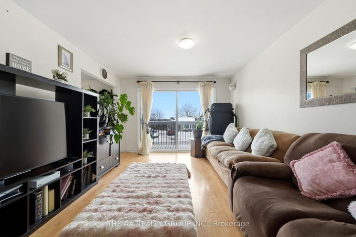 Photo 7 at 155 Britannia Avenue, Bradford, Bradford West Gwillimbury