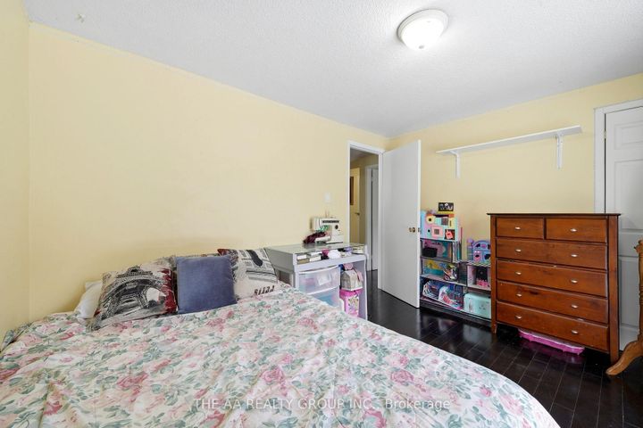 Photo 20 at 155 Britannia Avenue, Bradford, Bradford West Gwillimbury