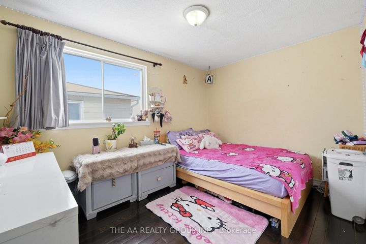 Photo 22 at 155 Britannia Avenue, Bradford, Bradford West Gwillimbury