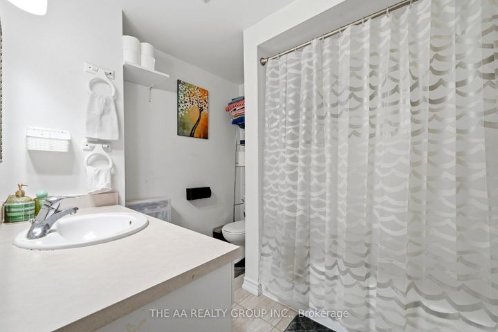 Photo 24 at 155 Britannia Avenue, Bradford, Bradford West Gwillimbury