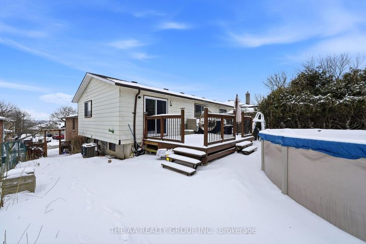 Photo 26 at 155 Britannia Avenue, Bradford, Bradford West Gwillimbury