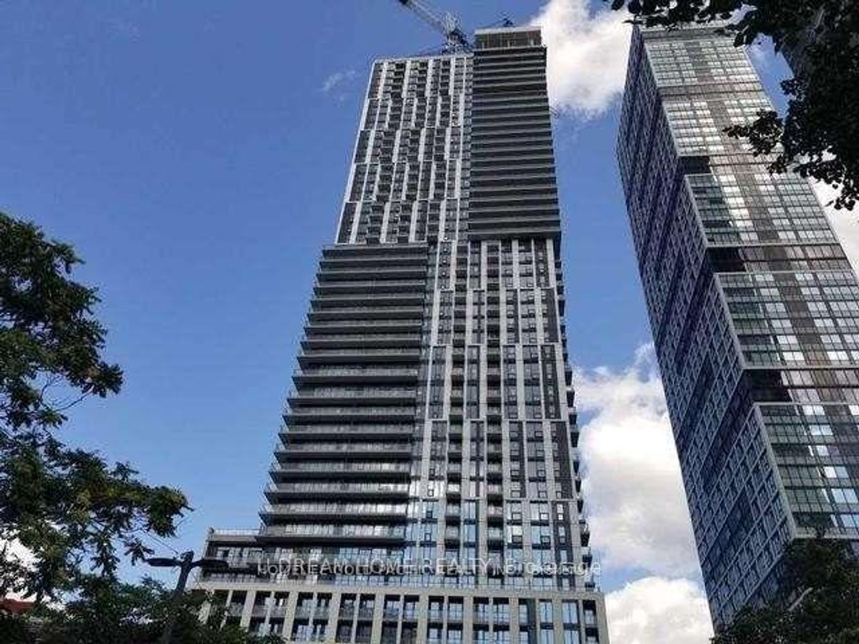 925 - 251 Jarvis Street, Yonge Corridor, Toronto photo number 2