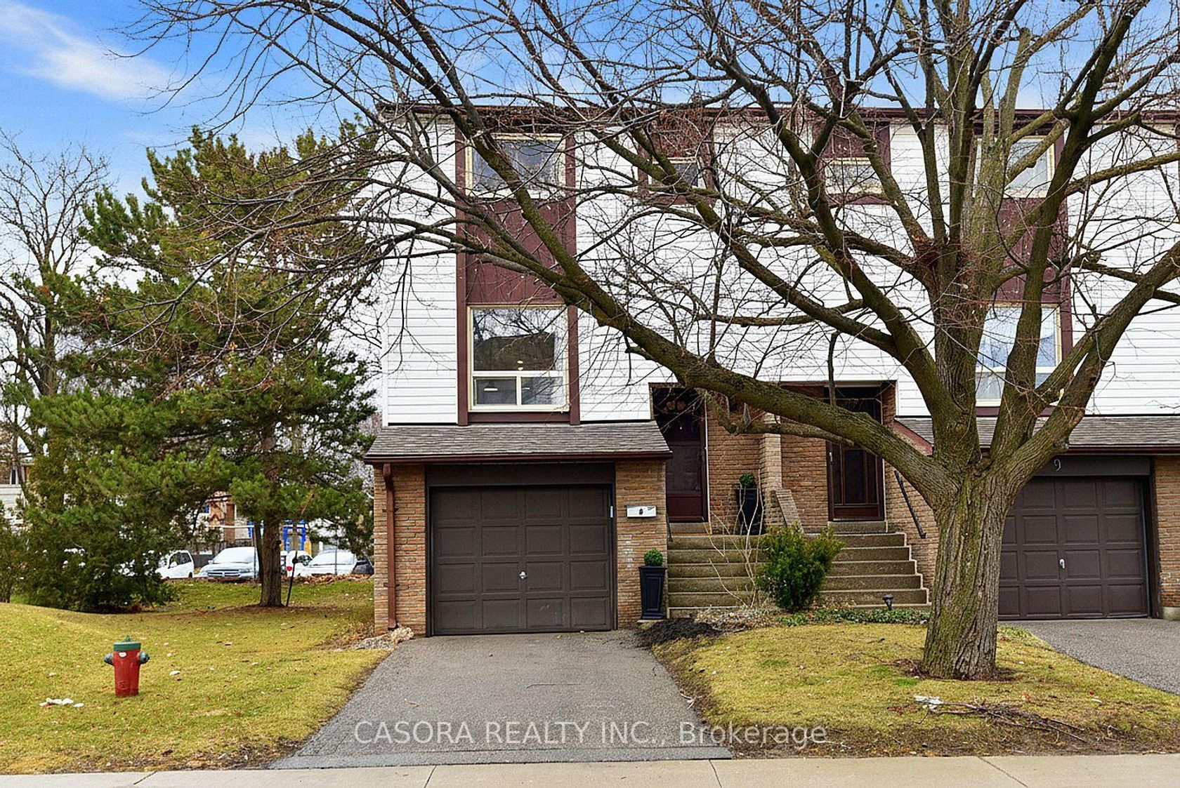 8 - 1221 Dundix Road, Applewood, Mississauga 