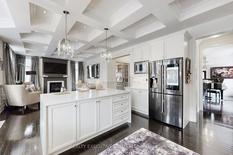 Photo 5 at 10 Sim Hill Crescent, King City, King