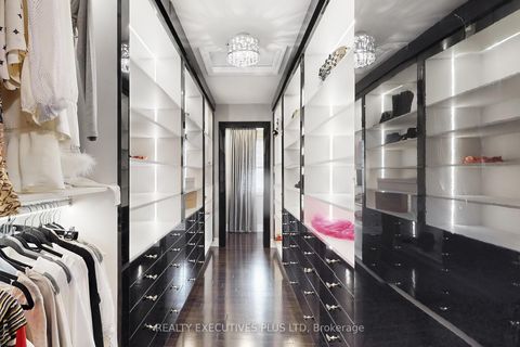 Photo 15 at 10 Sim Hill Crescent, King City, King