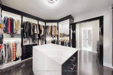 Photo 16 at 10 Sim Hill Crescent, King City, King