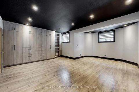 Photo 22 at 10 Sim Hill Crescent, King City, King