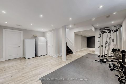 Photo 26 at 10 Sim Hill Crescent, King City, King