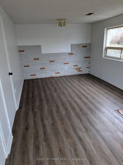 Photo 4 at 740 Stone Street, Lakeview, Oshawa