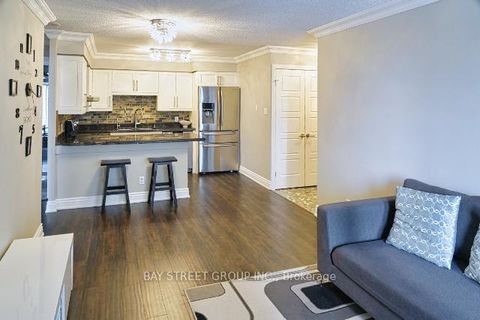 Photo 10 at 1111 - 256 Doris Avenue, Willowdale East, Toronto