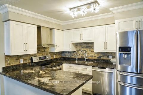 Photo 12 at 1111 - 256 Doris Avenue, Willowdale East, Toronto