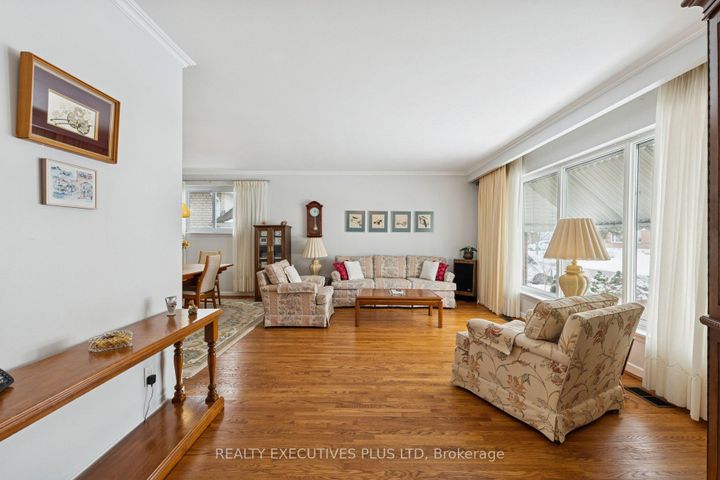 Photo 3 at 23 Helmsdale Crescent, Clairville, Toronto