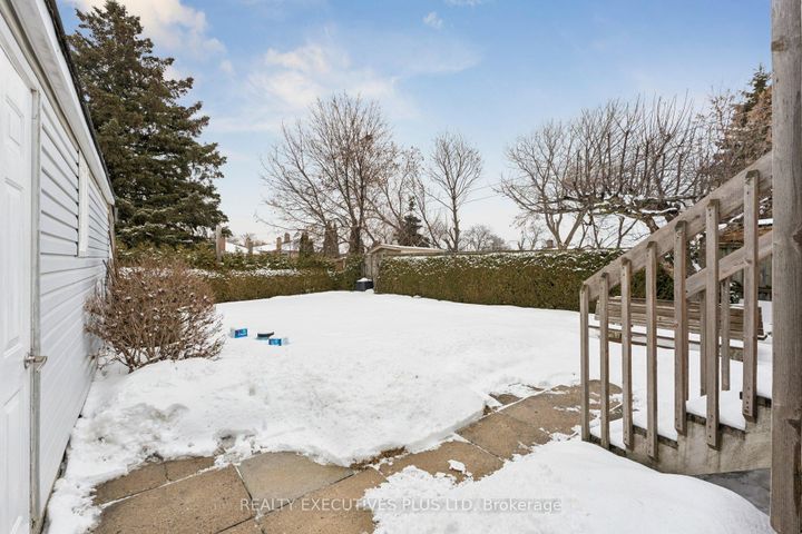 Photo 23 at 23 Helmsdale Crescent, Clairville, Toronto