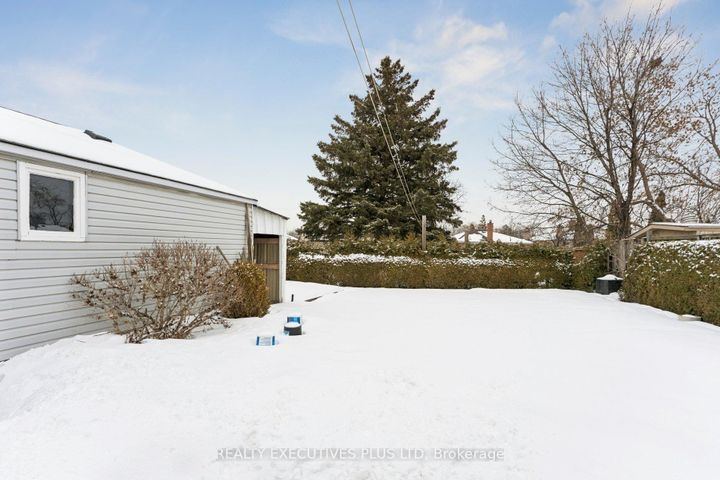 Photo 25 at 23 Helmsdale Crescent, Clairville, Toronto
