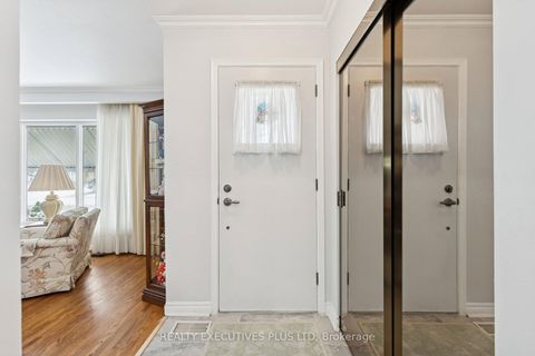 Photo 1 at 23 Helmsdale Crescent, Clairville, Toronto